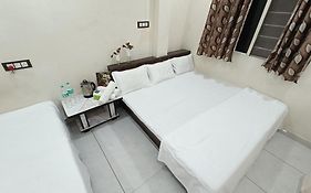 Treebo Yatri Grah Kshipra T Hotel