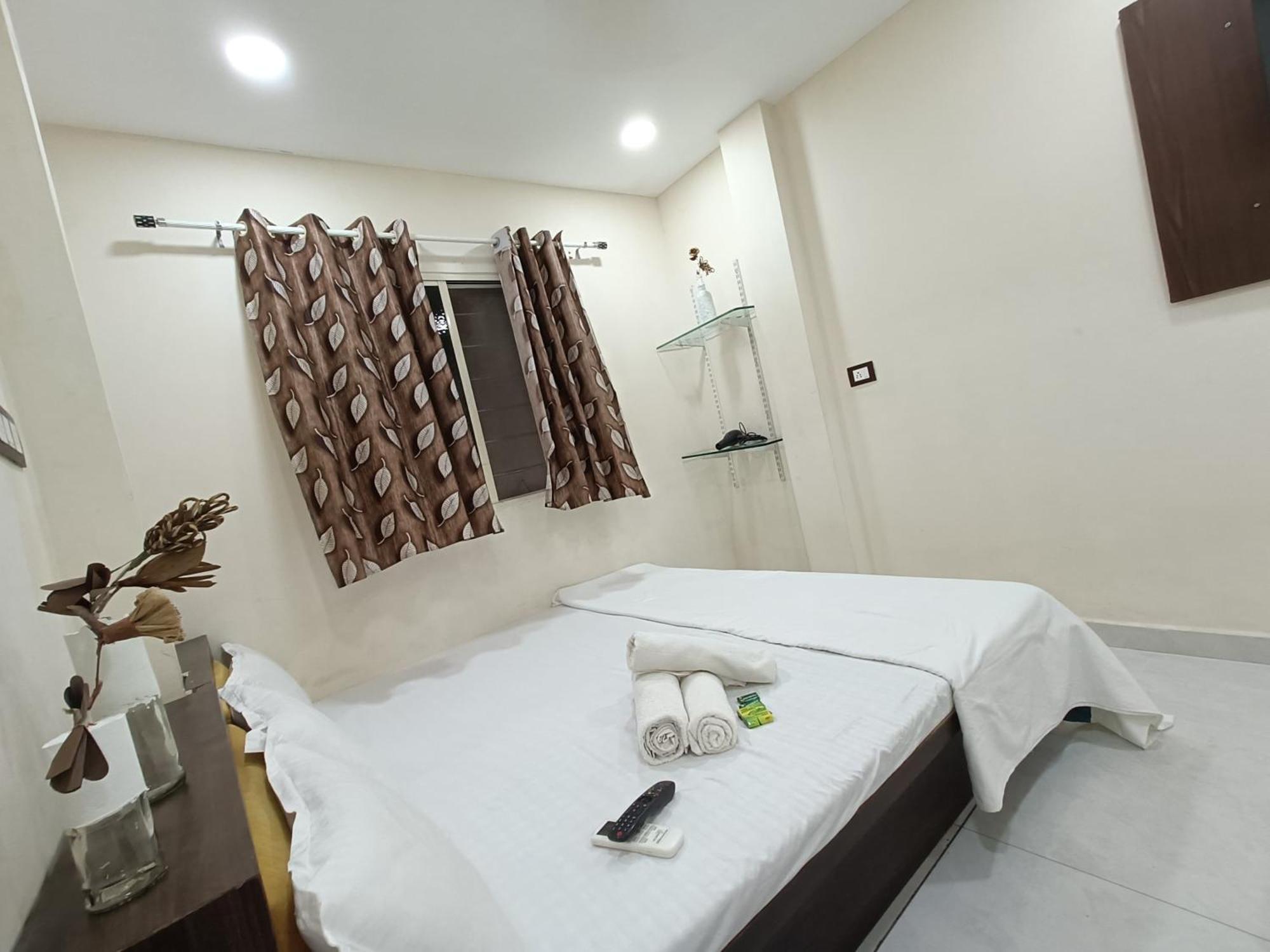Treebo Yatri Grah Kshipra T Hotel Ujjain Exterior photo