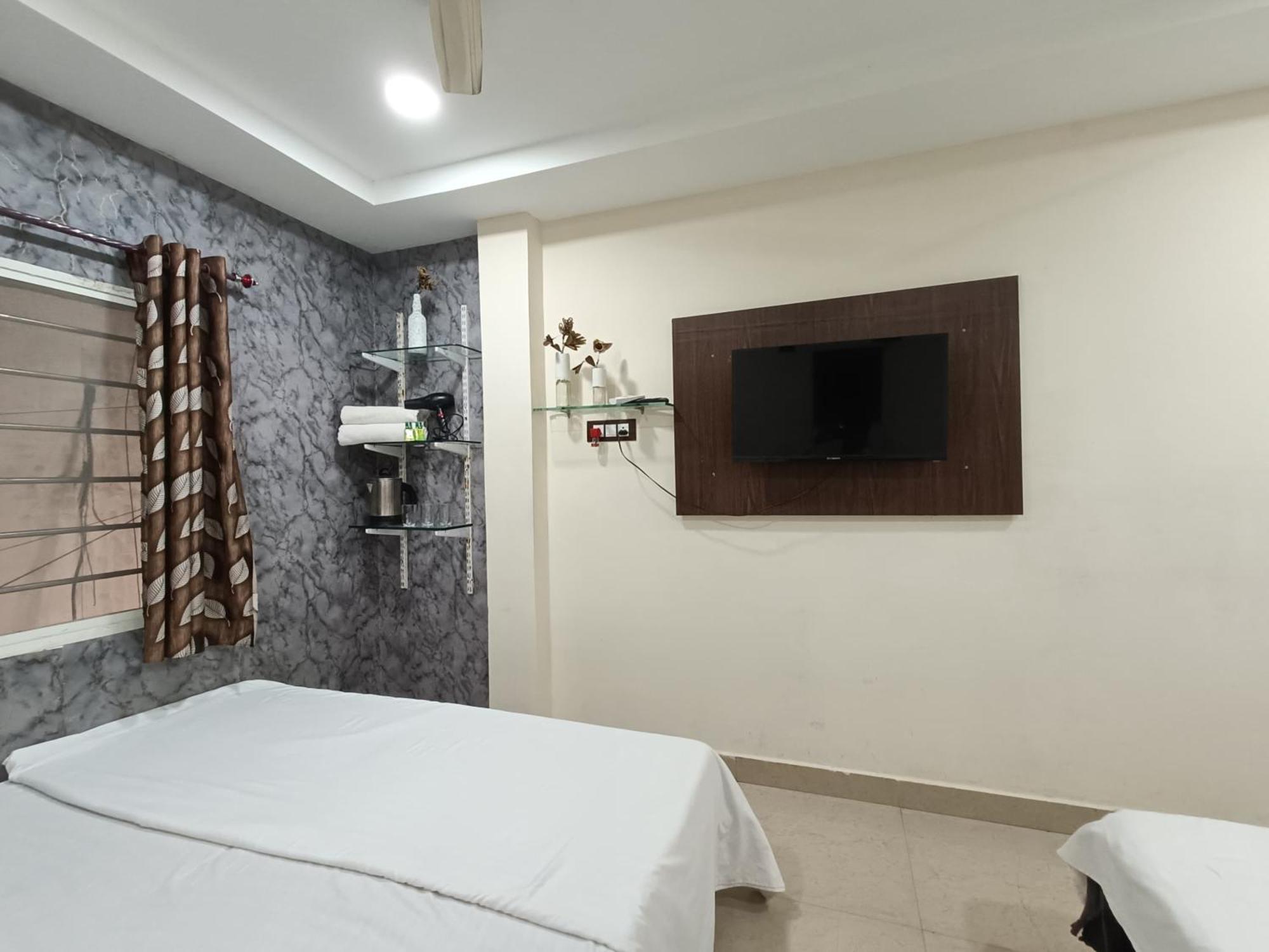 Treebo Yatri Grah Kshipra T Hotel Ujjain Exterior photo