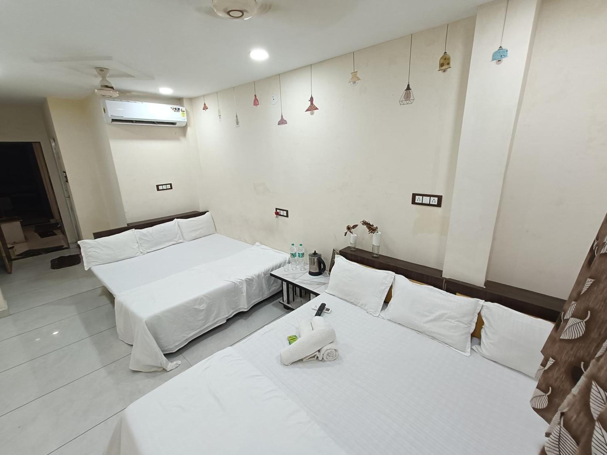 Treebo Yatri Grah Kshipra T Hotel Ujjain Exterior photo