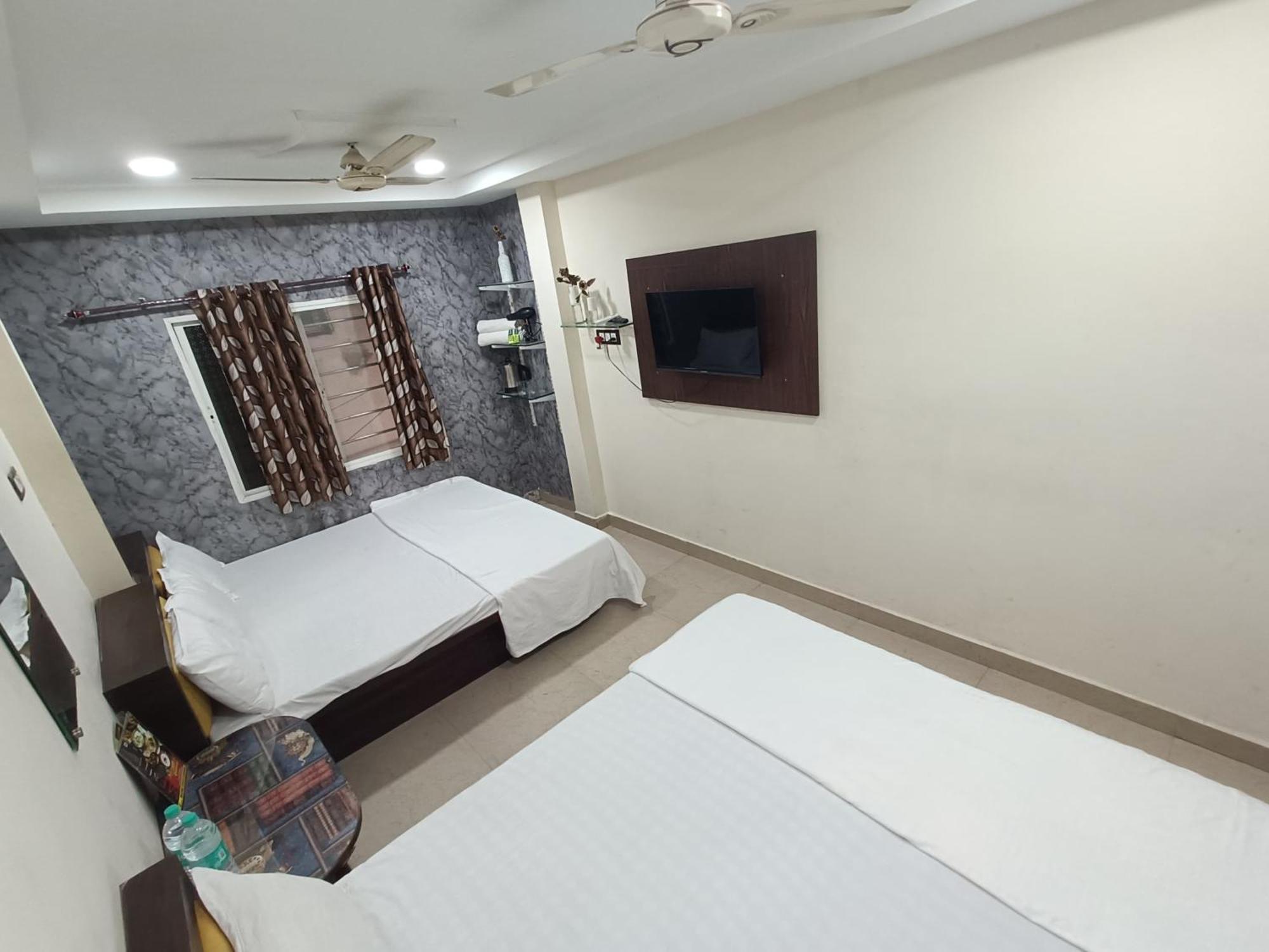Treebo Yatri Grah Kshipra T Hotel Ujjain Exterior photo