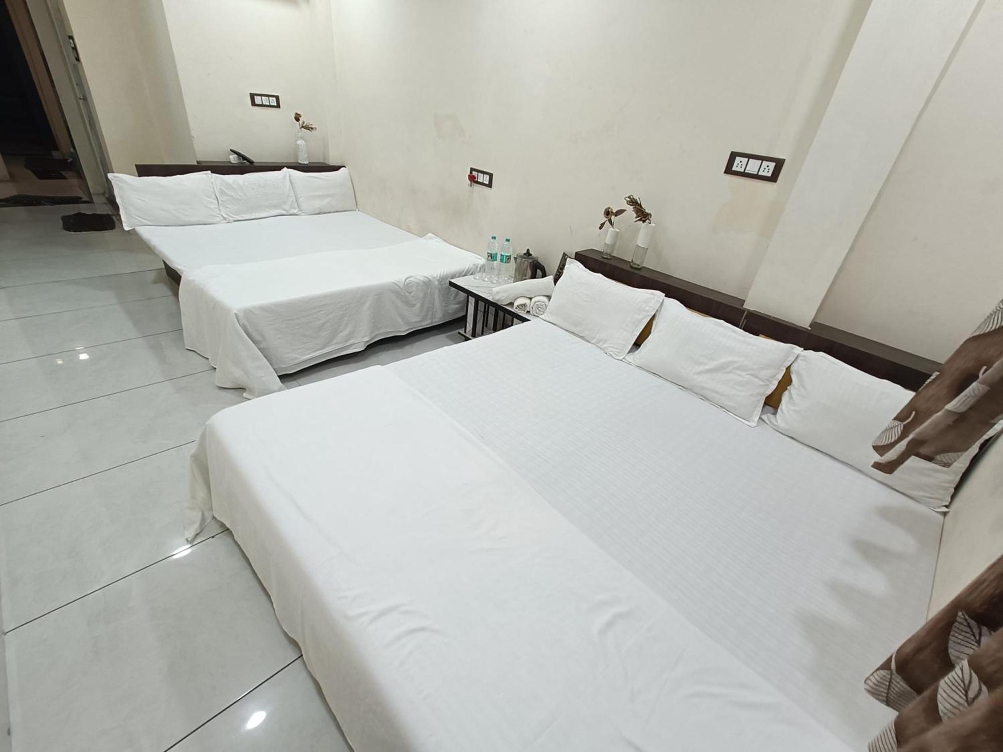 Treebo Yatri Grah Kshipra T Hotel Ujjain Exterior photo