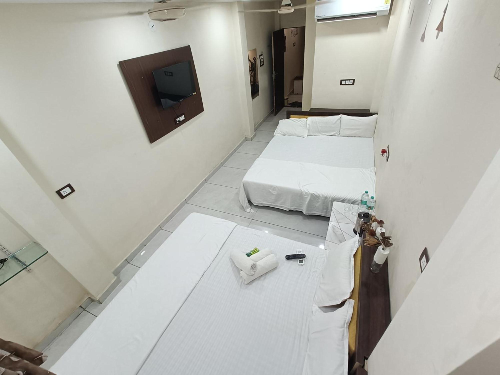 Treebo Yatri Grah Kshipra T Hotel Ujjain Exterior photo