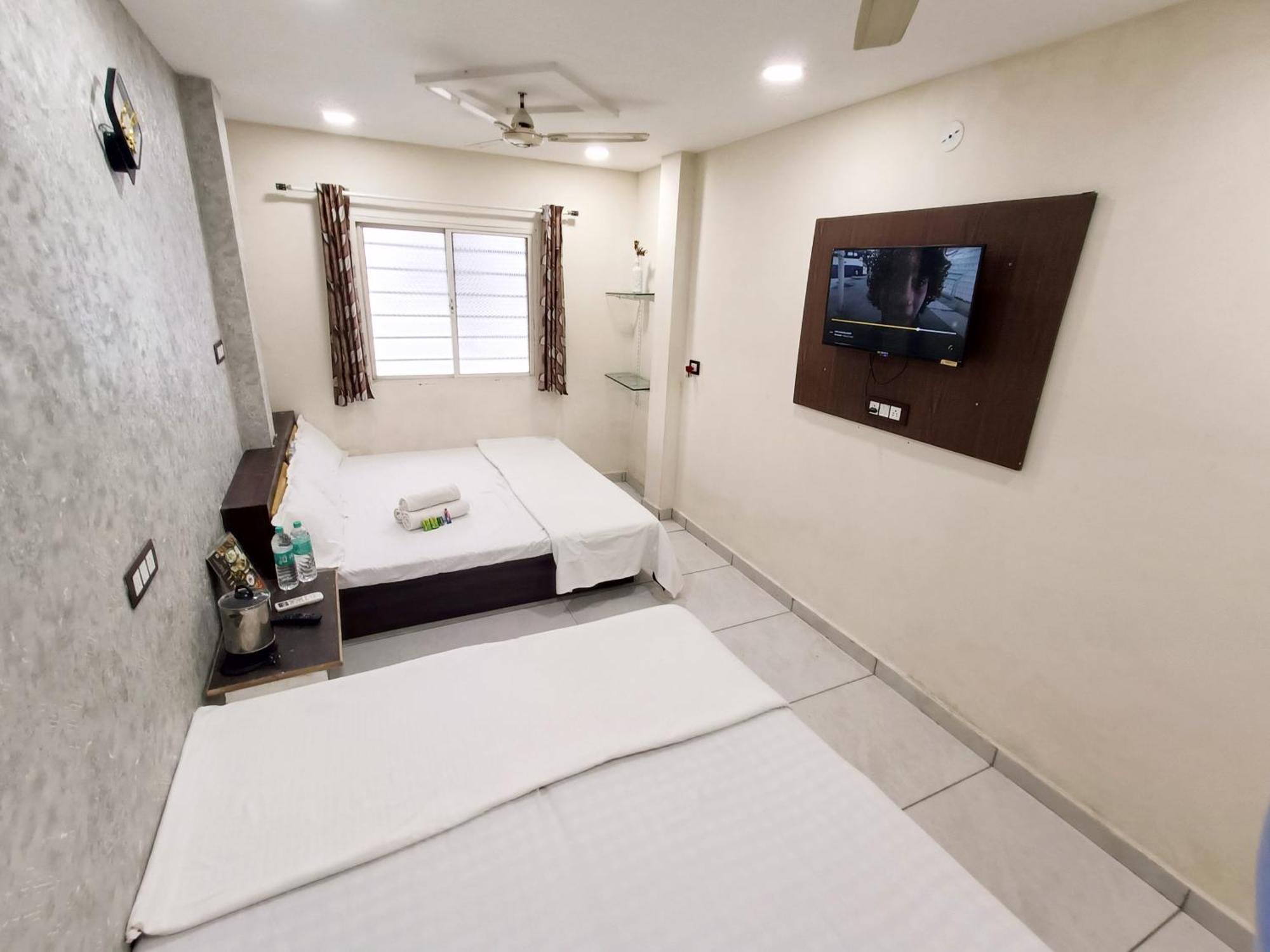 Treebo Yatri Grah Kshipra T Hotel Ujjain Exterior photo